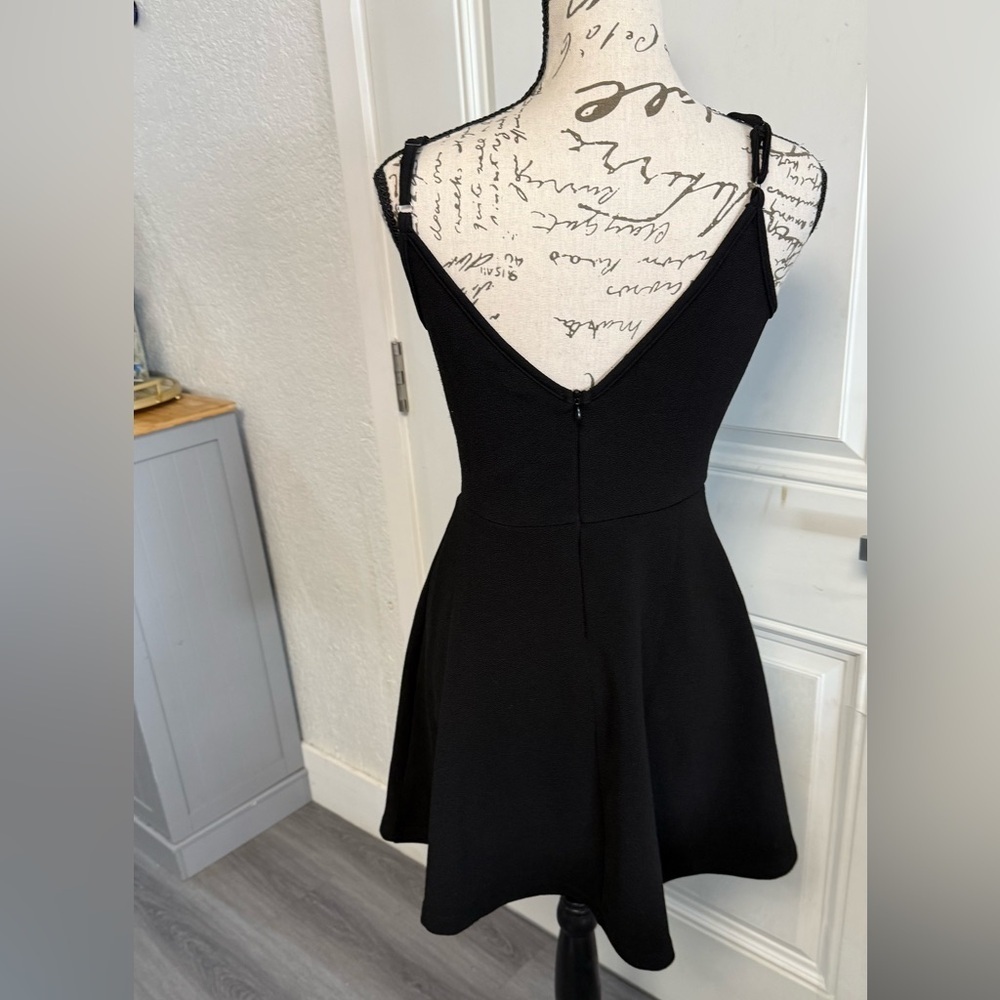 SHEIN Black V-Neck Mini Dress - Picture 6 of 11